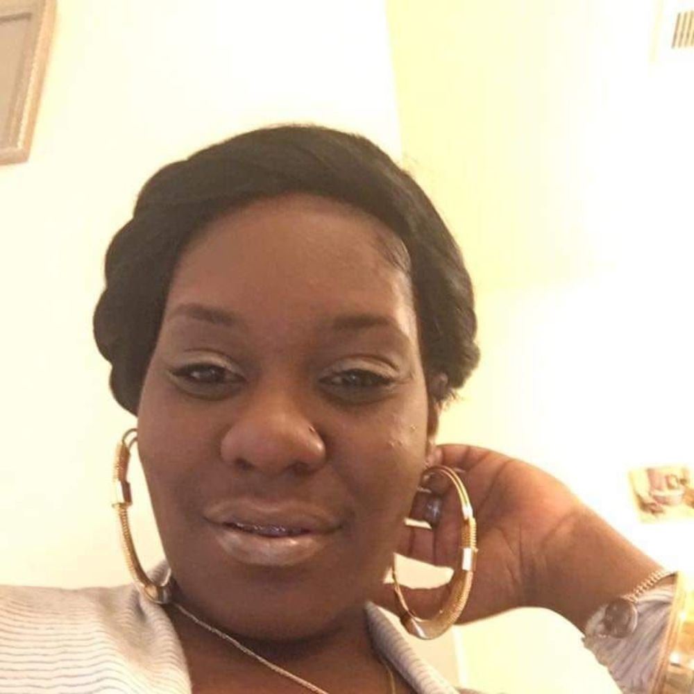 Meet your Posher, Latoya